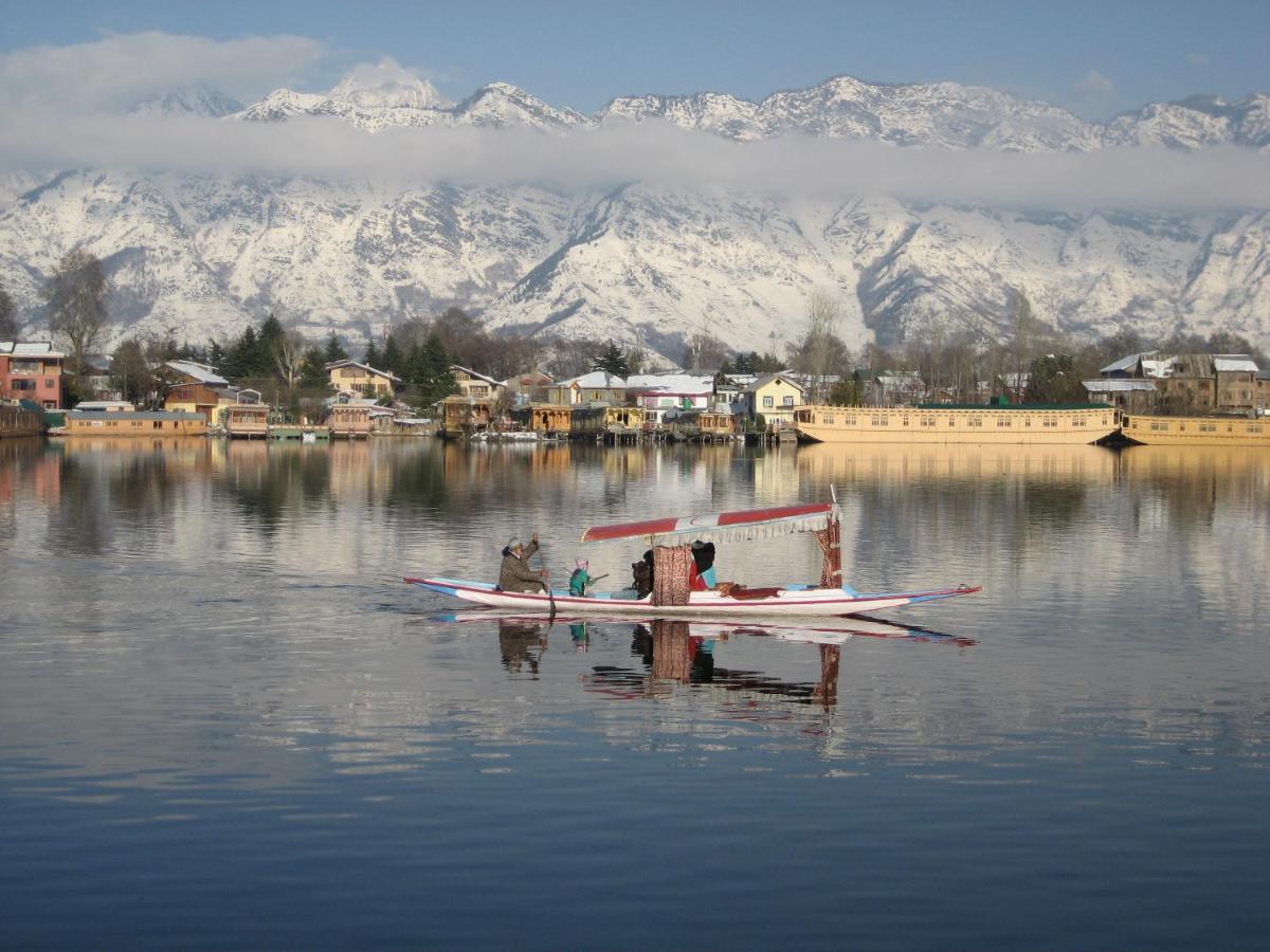 Wangnoo Heritage Houseboats Hotel Srīnagar Kültér fotó