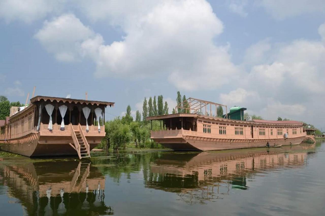 Wangnoo Heritage Houseboats Hotel Srīnagar Kültér fotó