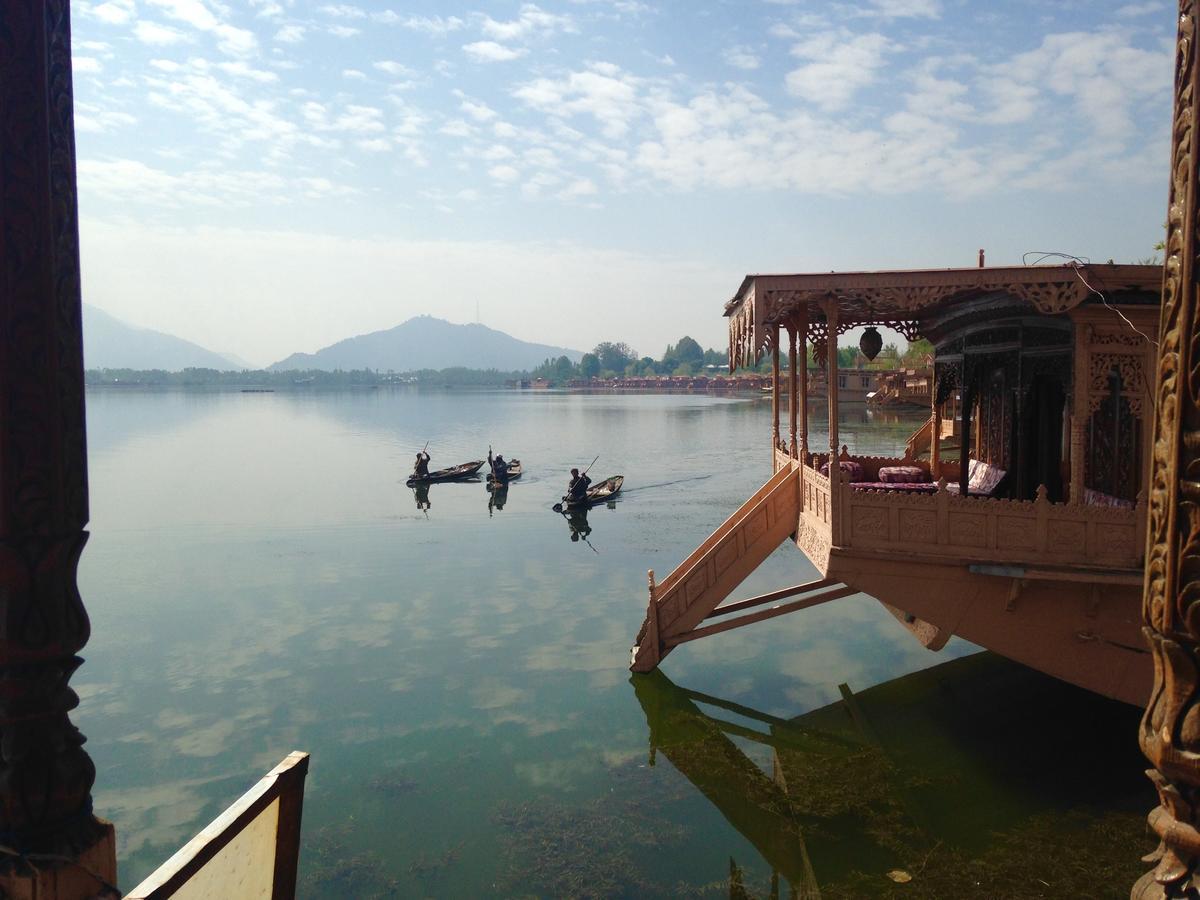 Wangnoo Heritage Houseboats Hotel Srīnagar Kültér fotó